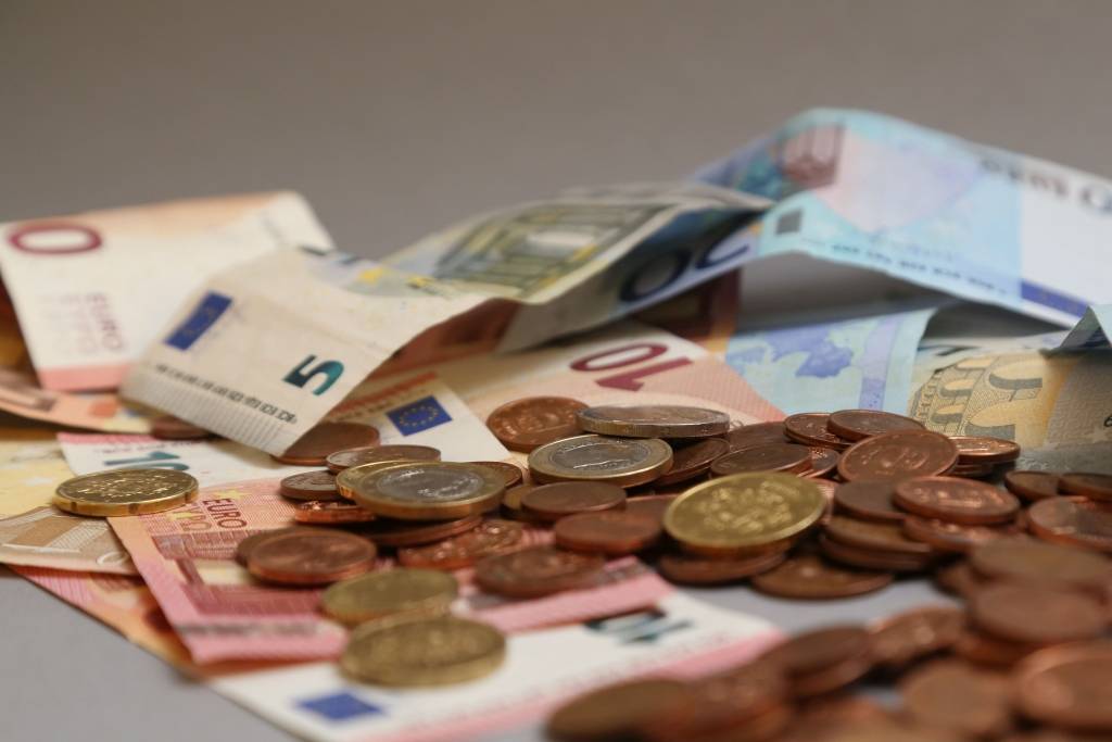 Meklē solidaritātes aizstājēju