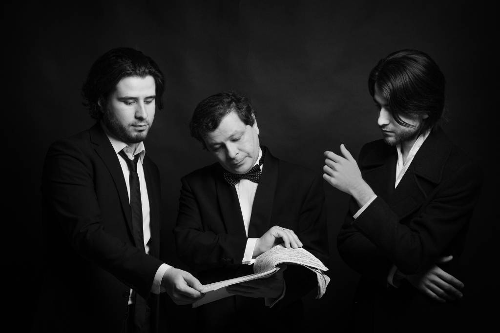 Osokinu ģimenes pianisti ieskandinās "Lielā dzintara" Kamerzāles ekskluzīvo koncertflīģeli