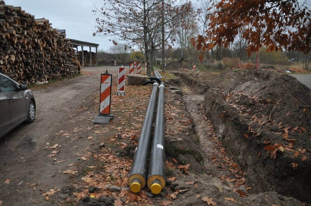 Kapsēdē veido vienotu apkures sistēmu; kurināšanai ar malku augstas izmaksas