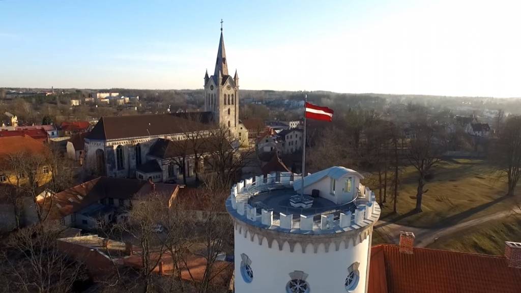 Straujuma svētkos: Lai dots devējam atdodas desmitkārtīgi (VIDEO)