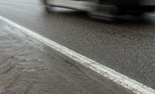 Uz ceļiem Kurzemē un Zemgalē sāk veidoties apledojums