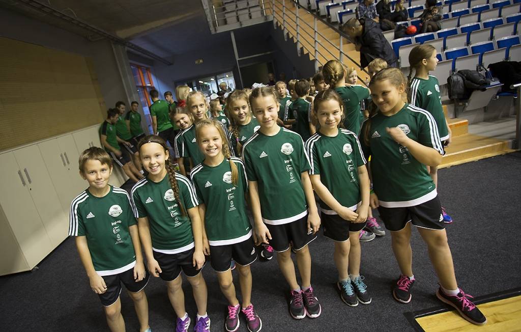 FOTO.VIDEO: Atklāj otro sezonu projektam "Sporto visa klase"