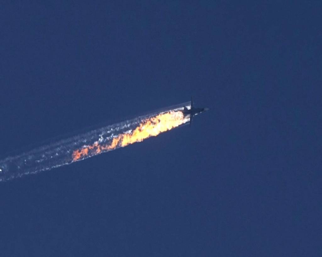 Turcija publisko audio ierakstu ar brīdinājumiem notriektā Su-24 apkalpei