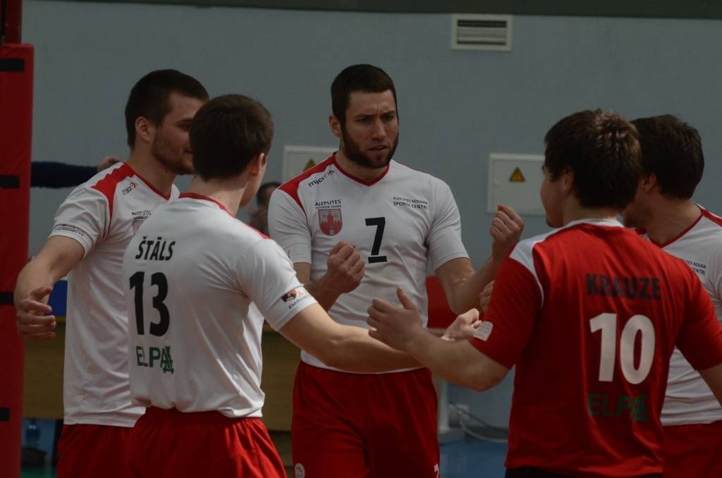 "Aizputes" volejbolisti uzvar "RTU" vienību