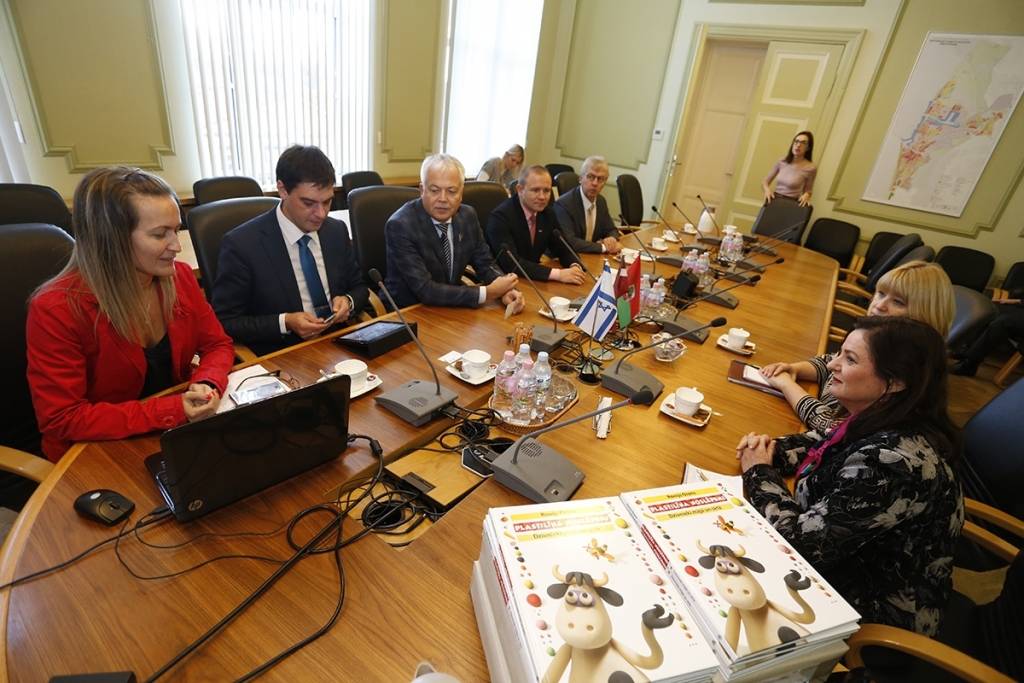 Liepāju iepazīšanās vizītē apmeklē Izraēlas vēstniece 