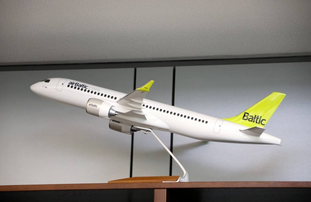 airBaltic akcionāru līgumā iekļauts aizliegums pirkt militārā kompleksā ražotas lidmašīnas