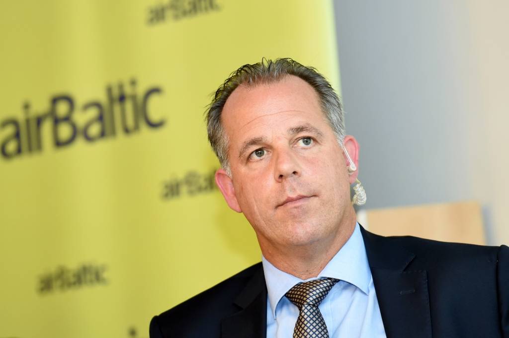 airBaltic akcionāru līgumā iekļauts jauns punkts par aizliegumu pirkt militārā kompleksā ražotas lidmašīnas