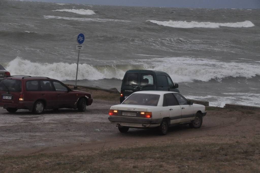 Šonakt vēja brāzmas nav bijušas tik spēcīgas kā iepriekšējā naktī
