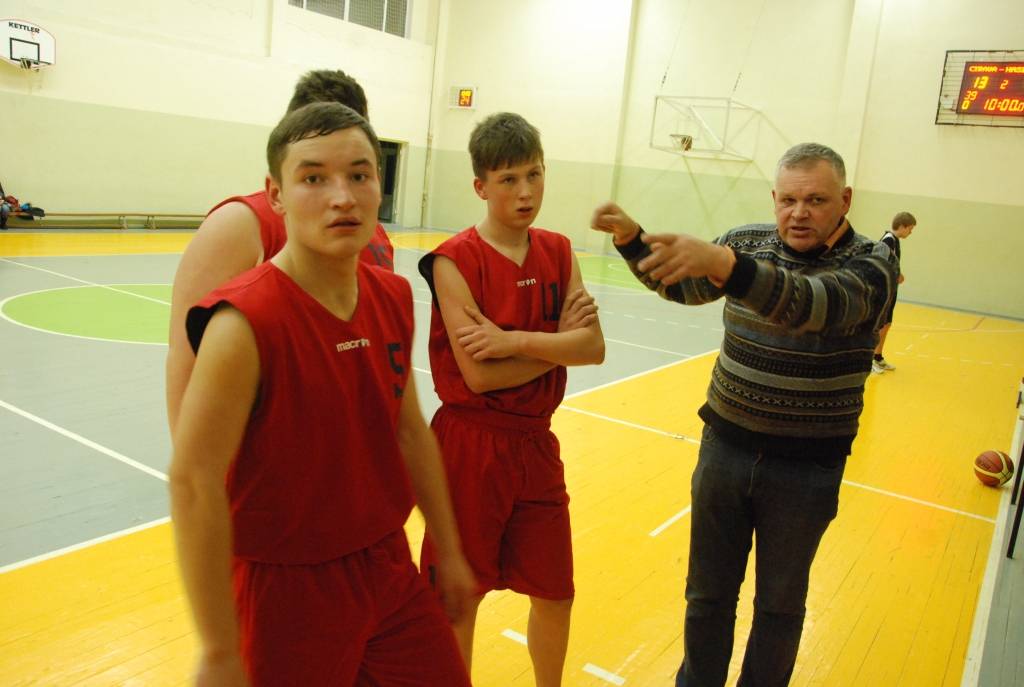 "Aizputes" volejbolisti Aizputes novada čempionātā uzvar "Cīravas PV"  vienību