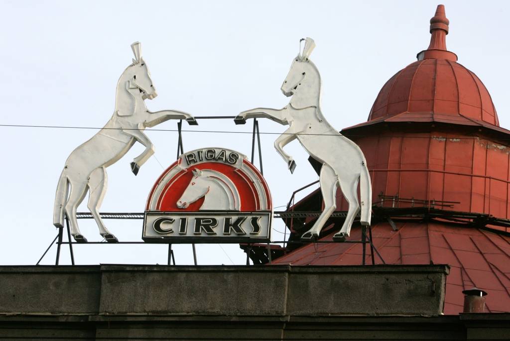 Ja janvārī negūs pierādījumus Rīgas cirka ēkas uzlabojumiem, to slēgs