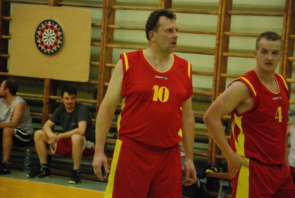 "Pieci" un "Aizpute" uzvar Aizputes novada čempionāta basketbolā spēlēs