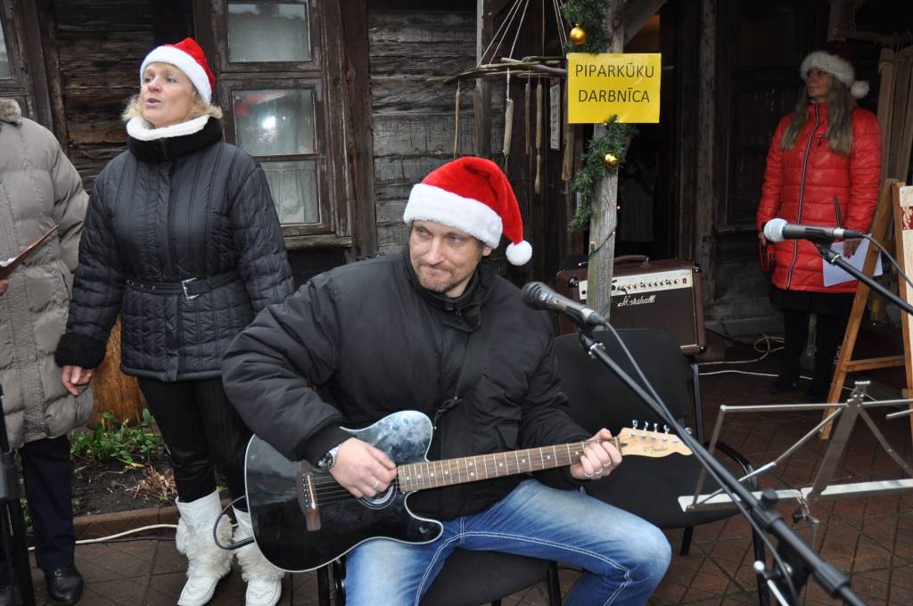 FOTO:  Liepājā notiek Piparkūku balle