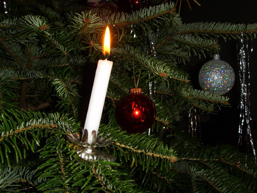 VUGD aicina Ziemassvētku un Jaunā gada svinību laikā neaizmirst par drošības pasākumiem