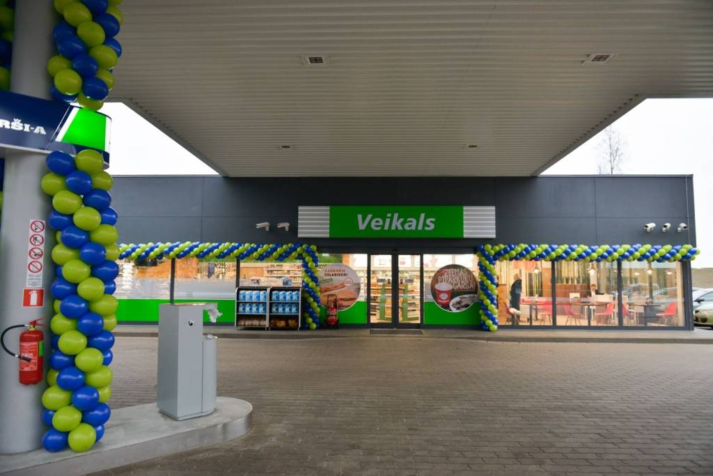 VIRŠI-A atklāj lielāko degvielas uzpildes staciju tīklā