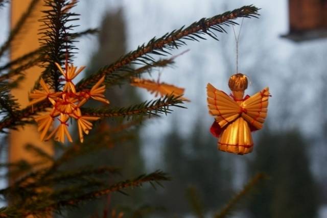 Pēc seno latviešu ticējumiem bagātīga ēšana Ziemassvētkos nodrošinās bagātīgu gadu