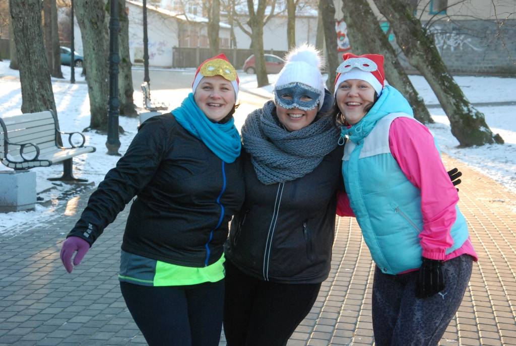 FOTO: Dodas Vecgada karnevāla skrējienā