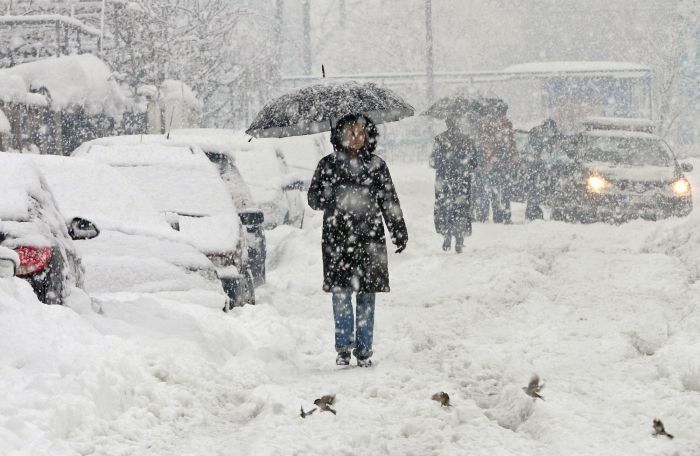 Šodien gaidāma bieža snigšana un atsevišķos novados sniega sega sasniegs deviņus centimetrus