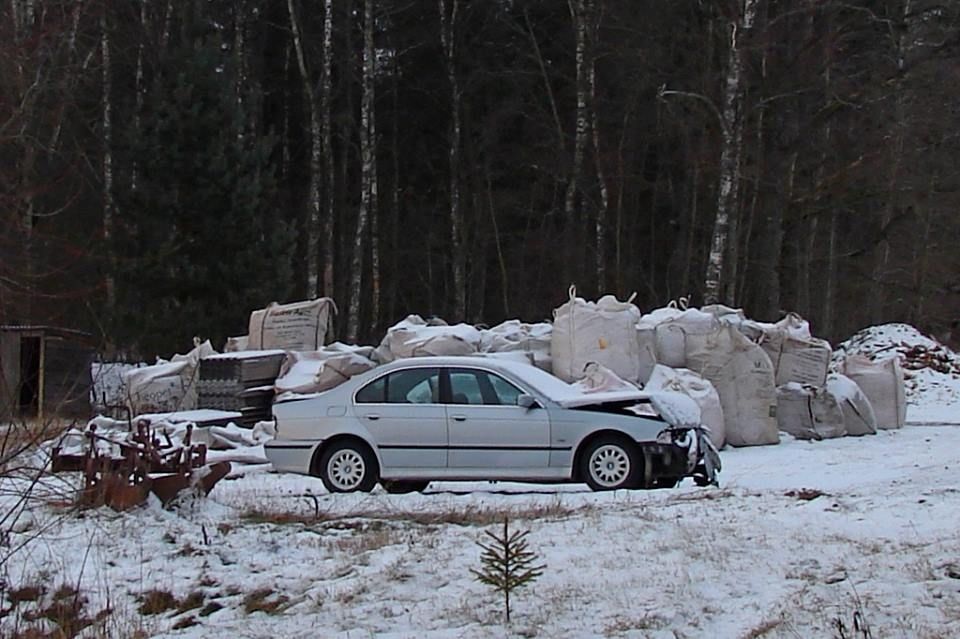 FOTO: Autobraucēji bauda ziemas priekus Ālandē