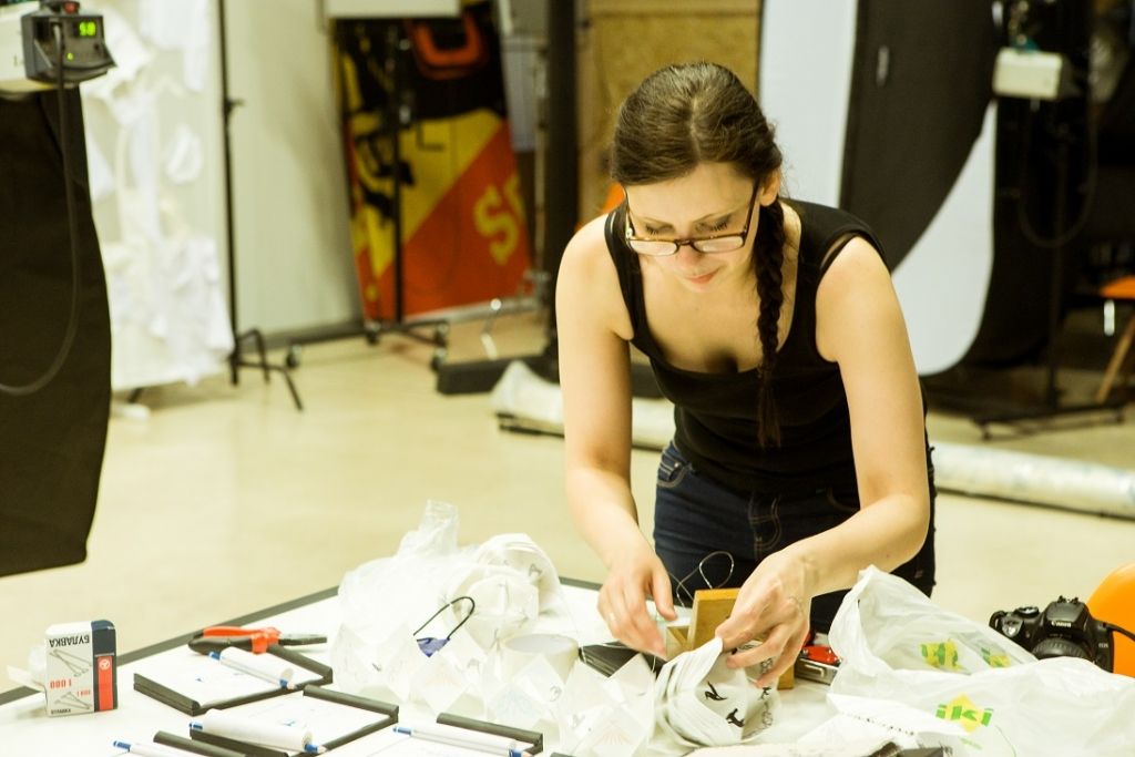 Tekstilmāksliniece Lilita Bauģe Liepājas muzejā vadīs sietspiedes radošo darbnīcu 