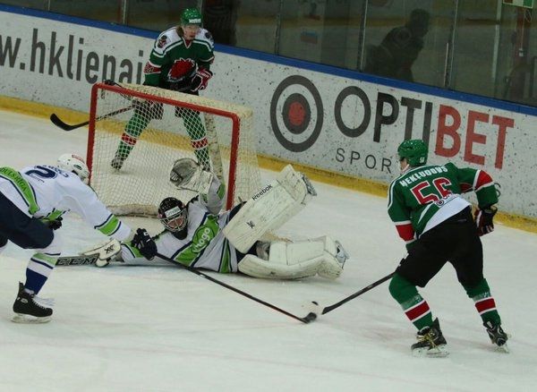 "Liepājas" hokejisti virslīgas spēlē negaidīti smagi kapitulē čempioniem "Mogo"