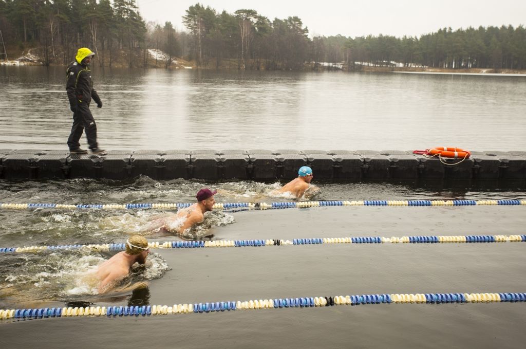 Ziemas peldēšanas sacensībām pieteikušies jau 95 dalībnieki