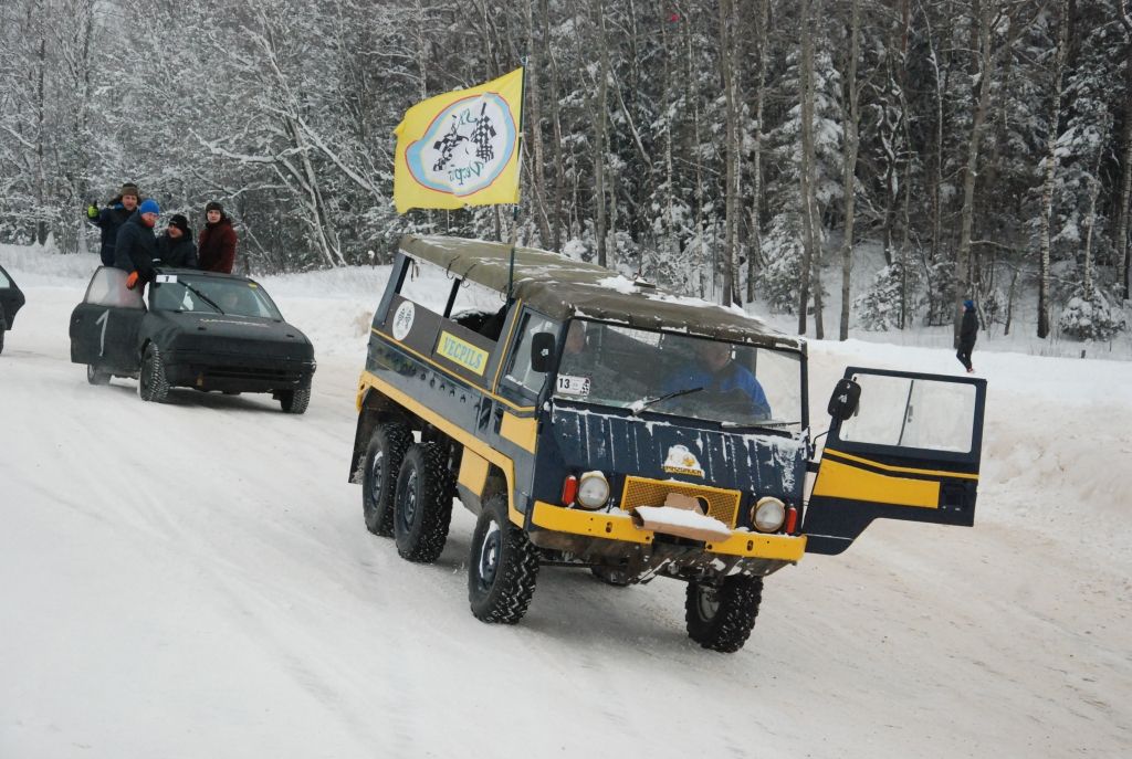 FOTO: Folkreisa un autokrosa posma atklāšanas parāde Vecpilī