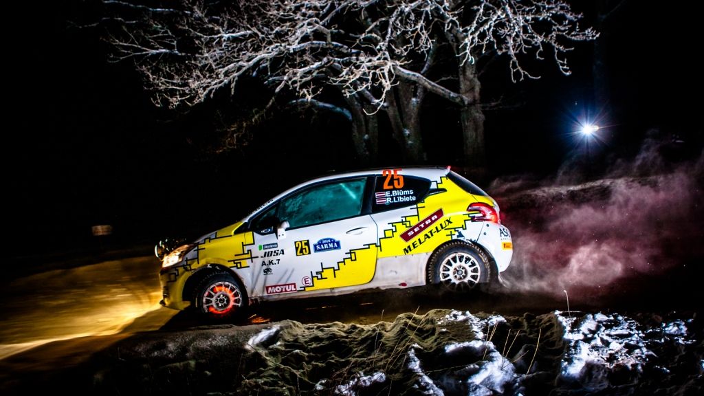 Pēc rallija "Sarma 2016" pirmās dienas vadībā Raimonds Kisiels un Arnis Ronis ar "Škoda Fabia R5"