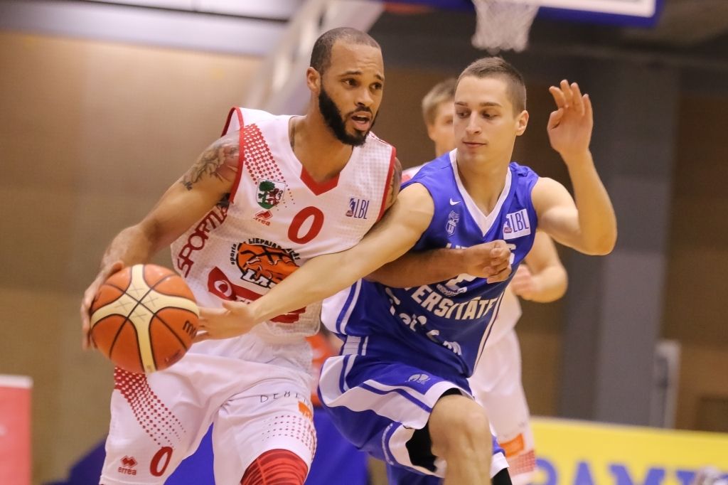 "Liepāja"/"Triobet" ne bez grūtībām pieveic "Latvijas Universitāti"