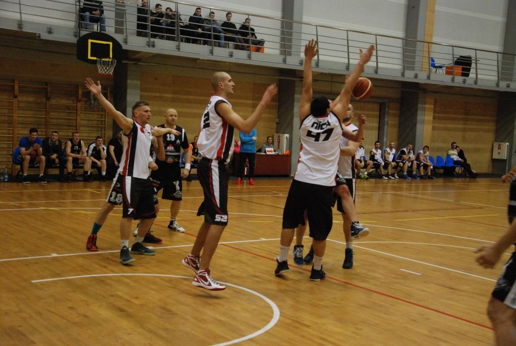FOTO.VIDEO: "Nīca" un "Vērgale 1" uzvar Lejaskurzemes novadu čempionāta basketbolā spēlēs