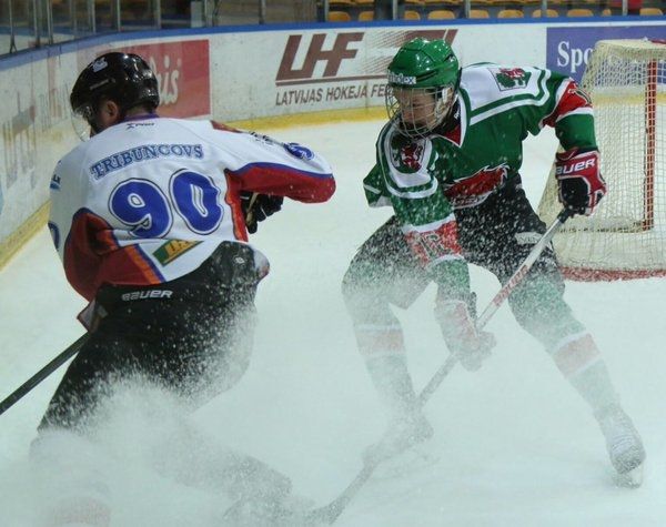 "Kurbada" un "Liepājas" hokejistiem uzvaras Latvijas virslīgas mačos