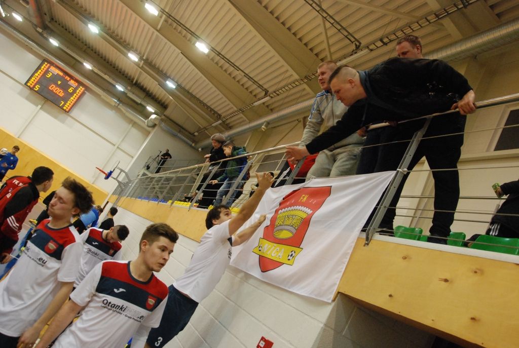 FOTO.VIDEO: Futbola trilleris Grobiņā: nīcenieki tiek Latvijas kausa astotdaļfinālā