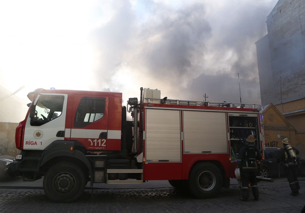 Pagājušajā diennaktī dzēsti pieci ugunsgrēki