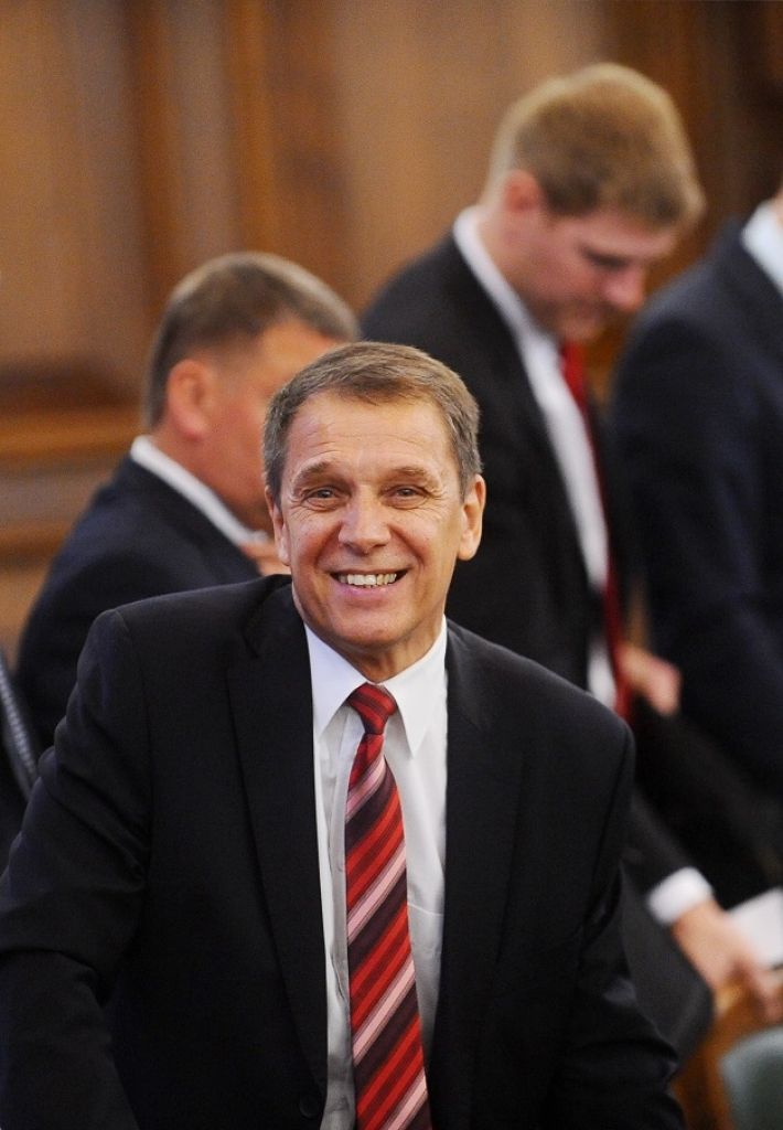 Atsauc priekšlikumu par parlamentāriešu auto remonta apmaksāšanu no valsts budžeta