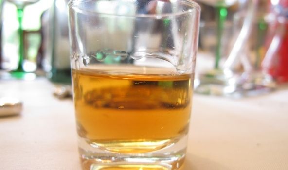 Brauc alkohola reibumā un bez tiesībām