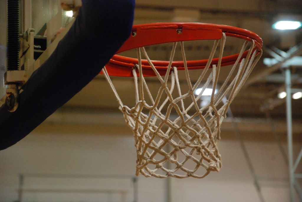 "Priekule" Lejaskurzemes novadu čempionātā basketbolā uzvar "Kraukļus"