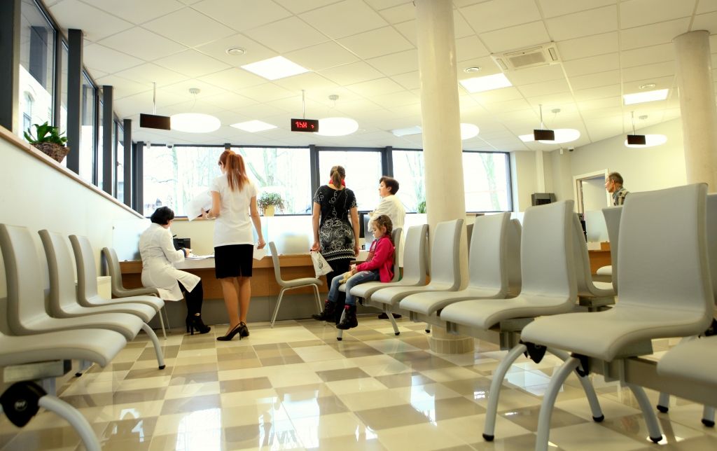 Sadalot 10 miljonus eiro, vietām lielāks ieguvums ārstiem, citur māsām