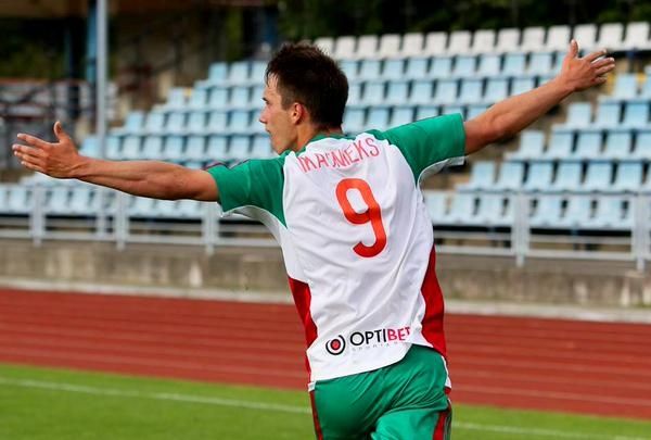 Dāvja Ikaunieka gūtie vārti "Liepājas" futbolistiem atnes uzvaru Ziemas kausa finālā pret "Ventspils" komandu