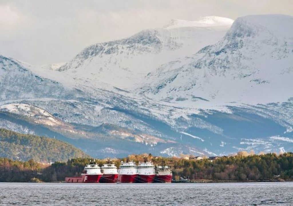 Skaļš modinātājzvans pārtikušajai karalistei