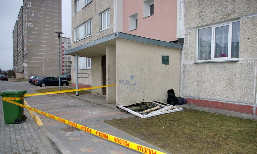  Dzīvoklī Rīgā atrod, iespējams, ilggadēja RNP parādnieka mumificējušās mirstīgās atliekas (papildināts 16:25)