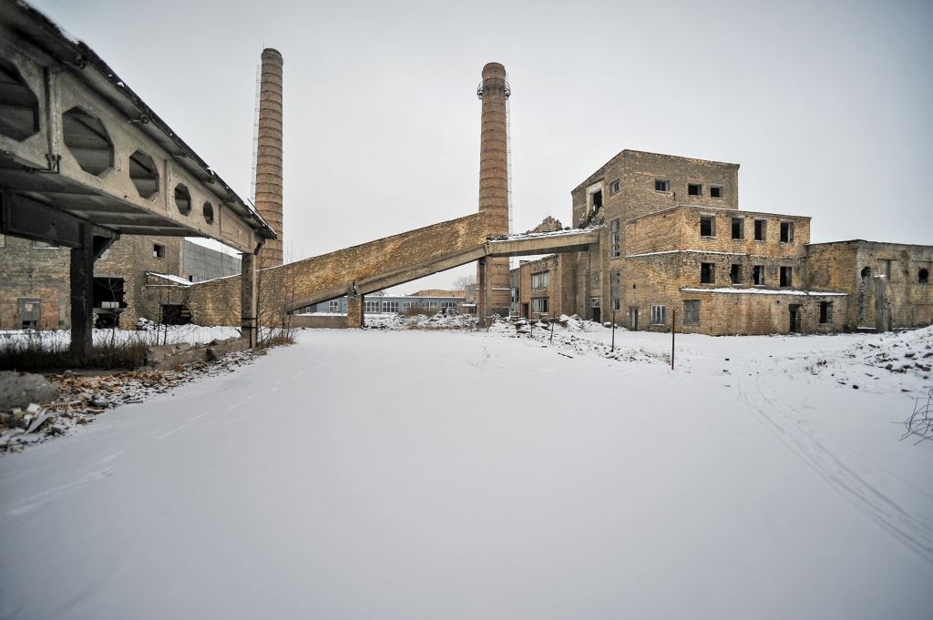 Svina akumulatoru pārstrādes rūpnīca joprojām strīdu krustugunīs