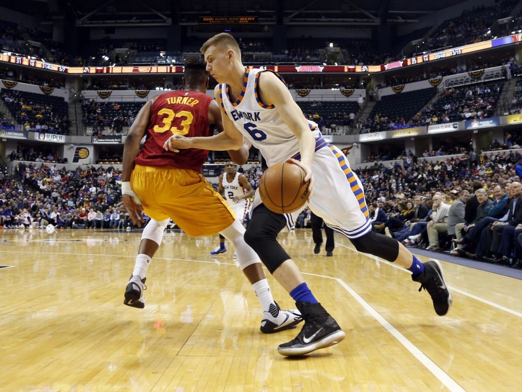 Porziņģa 22 punkti neglābj Knicks no kārtējā zaudējuma