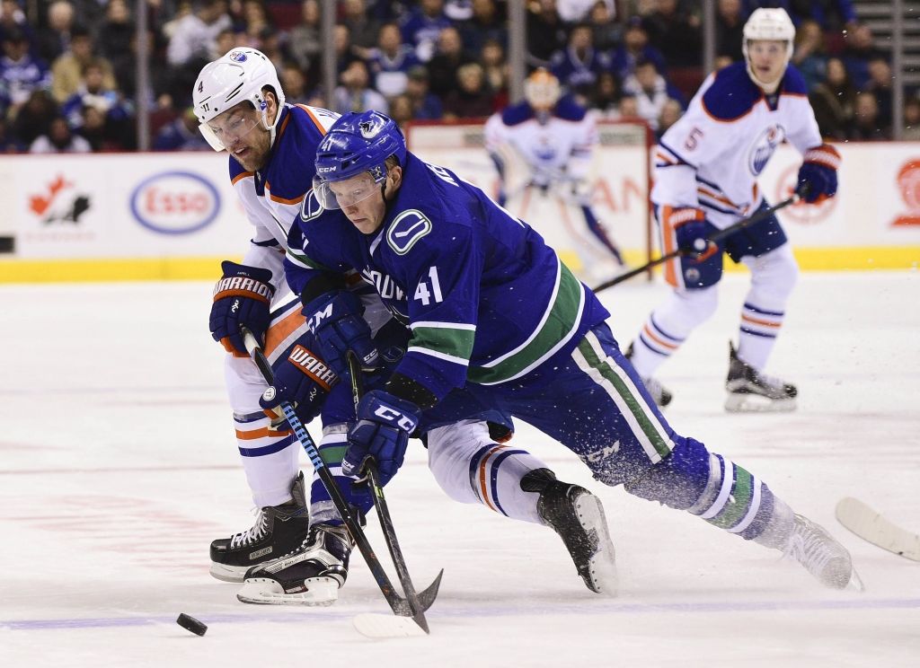 NHL: Ķēniņš varētu tikt iesaistīts Canucks maiņas darījumā