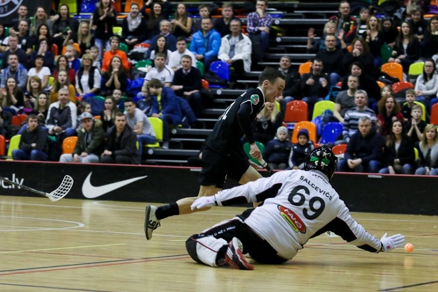 FOTO: "Kurši" izkapā vēl vienu biļeti uz Lielvārdi