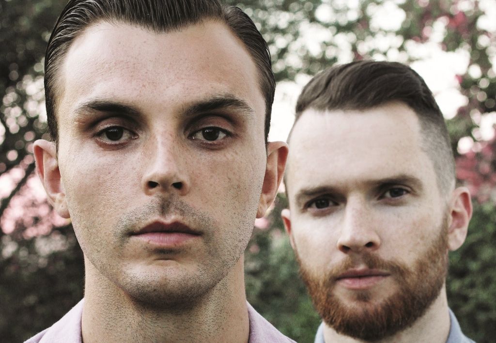 Svētdiena. Asinis un sniegs. Hurts.