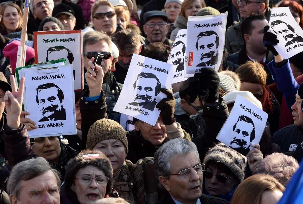 Gdaņskā tūkstošiem poļu apliecina solidaritāti Valensam