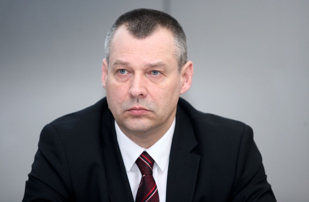 No amata atbrīvots VID vadītājas vietnieks Tālis Kravalis