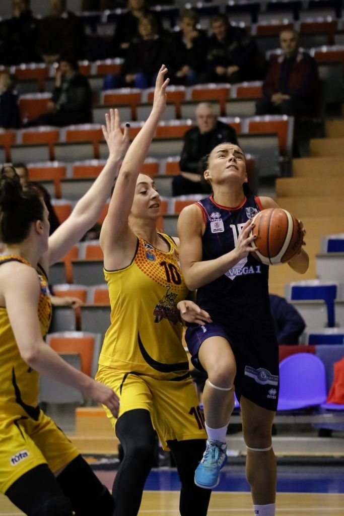 FOTO: "Vega 1"/"Liepāja" basketbolistes cieš vēl vienu pārliecinošu zaudējumu Baltijas līgas mačā pret Astanas "Tigers"