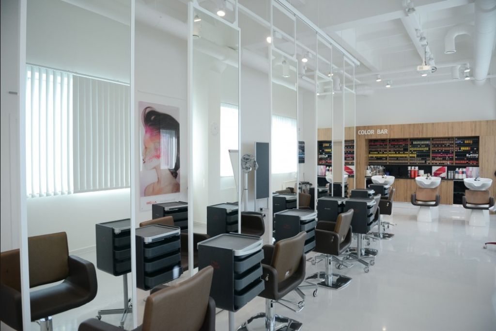 Friziermākslas mācību centra Wella International Studio  izveidē iegulda 200 tūkstošus eiro