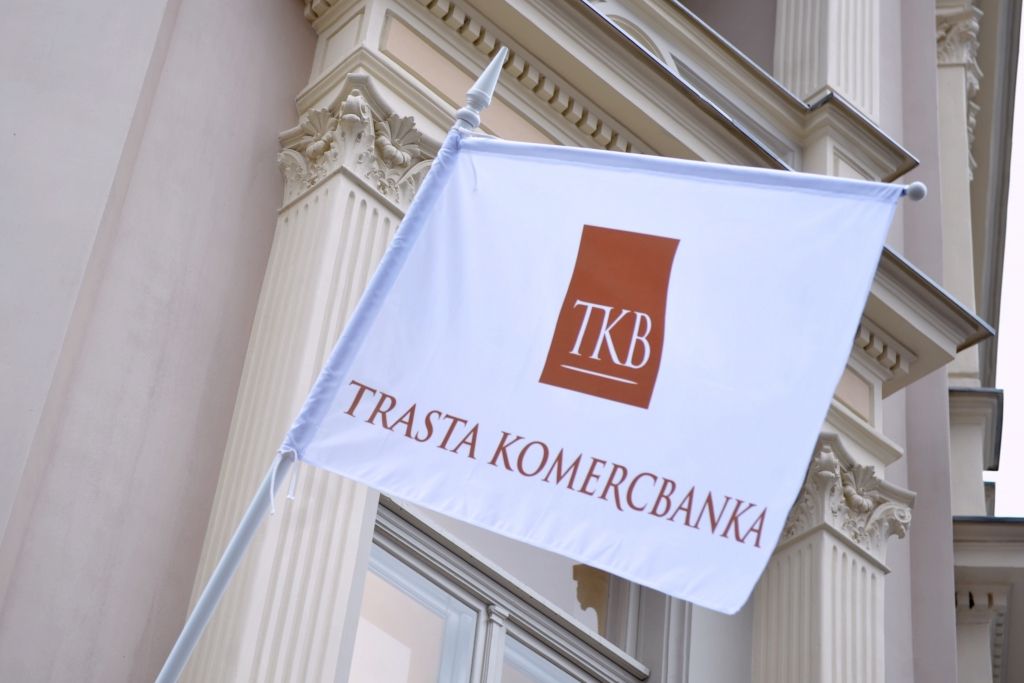 Trasta komercbankai anulē licenci