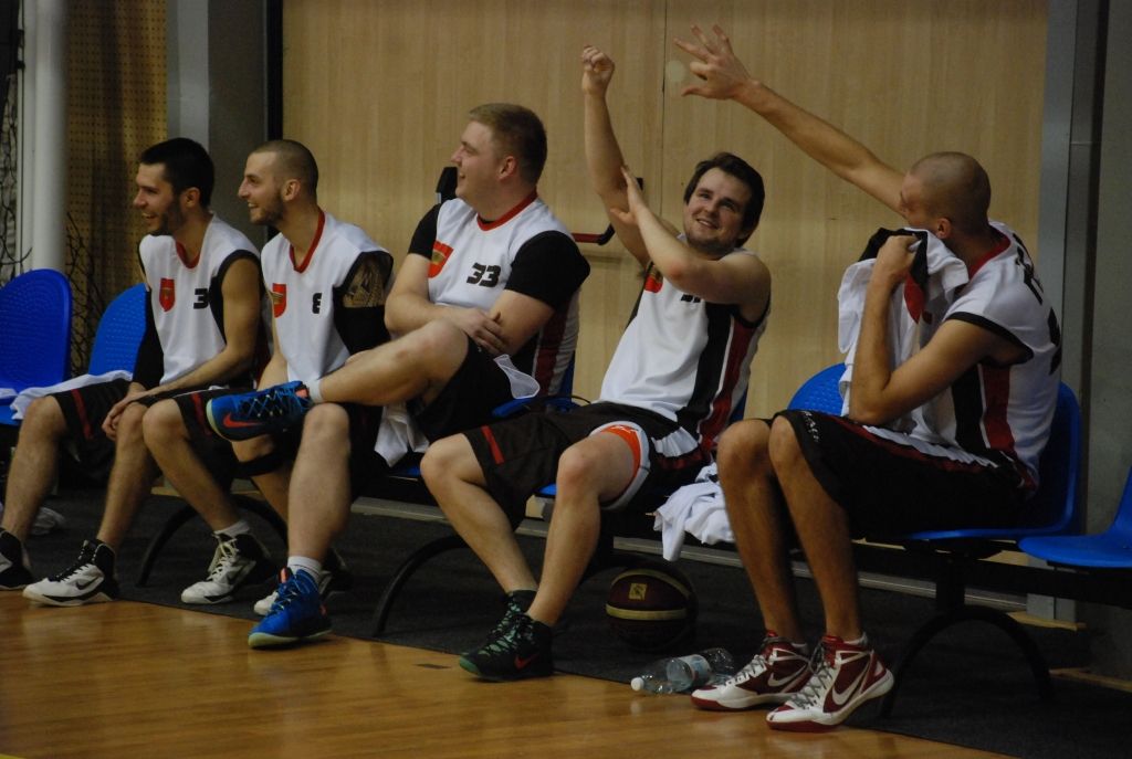 "Nīca" ar grūtībām uzvar "Ogu", panākums arī "Dunikas" basketbolistiem